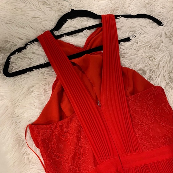 Guess Pleat and Lace Gown Size 4 - Picture 7 of 10